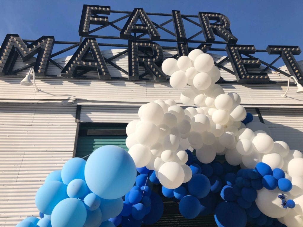 Balloon arch at the venue entrance for Global Meetings Industry Day 2019
